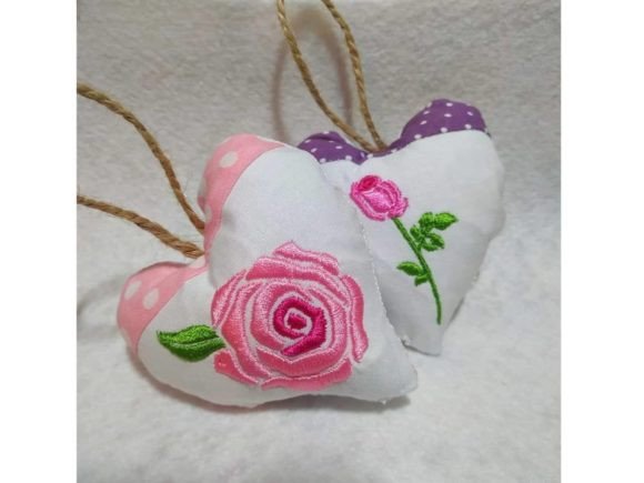 Roses Hearts ITH: A Designer’s Review for Small Business Merch
